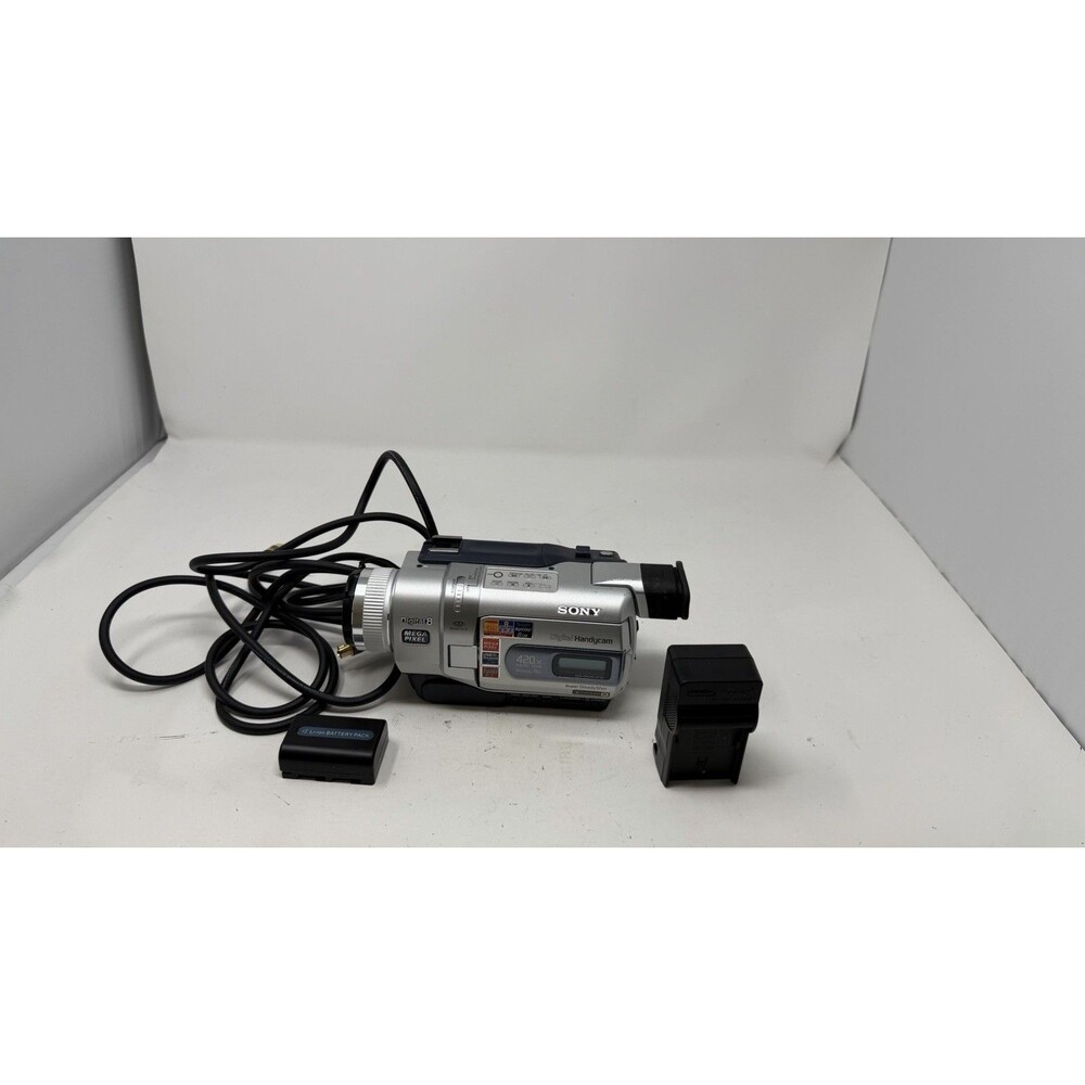 Sony Handycam DCR-TRV740 Digital8 HI8 8mm Video8 Camcorder - Tested